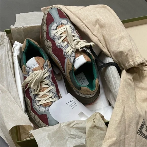 Gucci shies 10.5. - Picture 2 of 8